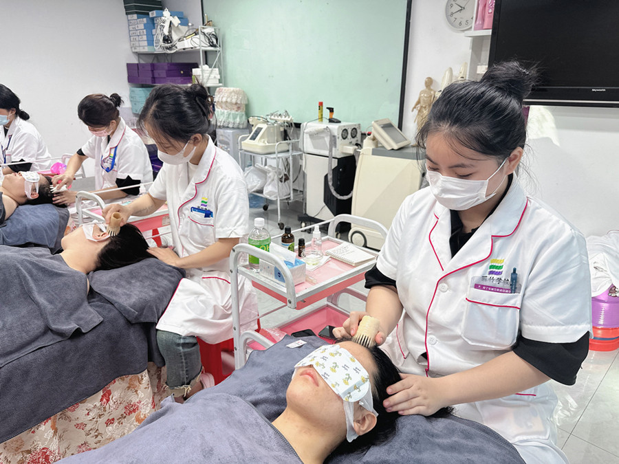 1727596580671559.jpg 疏通經(jīng)絡(luò ).JPG